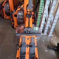Orangetheory Water Rowing Machine - water based rower - PM5 screen - 400$ 