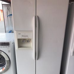 White Kenmore Refrigerator And Freezer