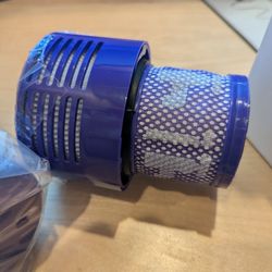 Dyson V10 Filters (2)