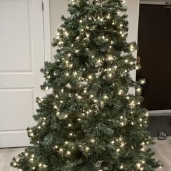 Gently Used NATIONAL Tree COMPANY 6.5 Ft Christmas Tree In Perfect Condition   