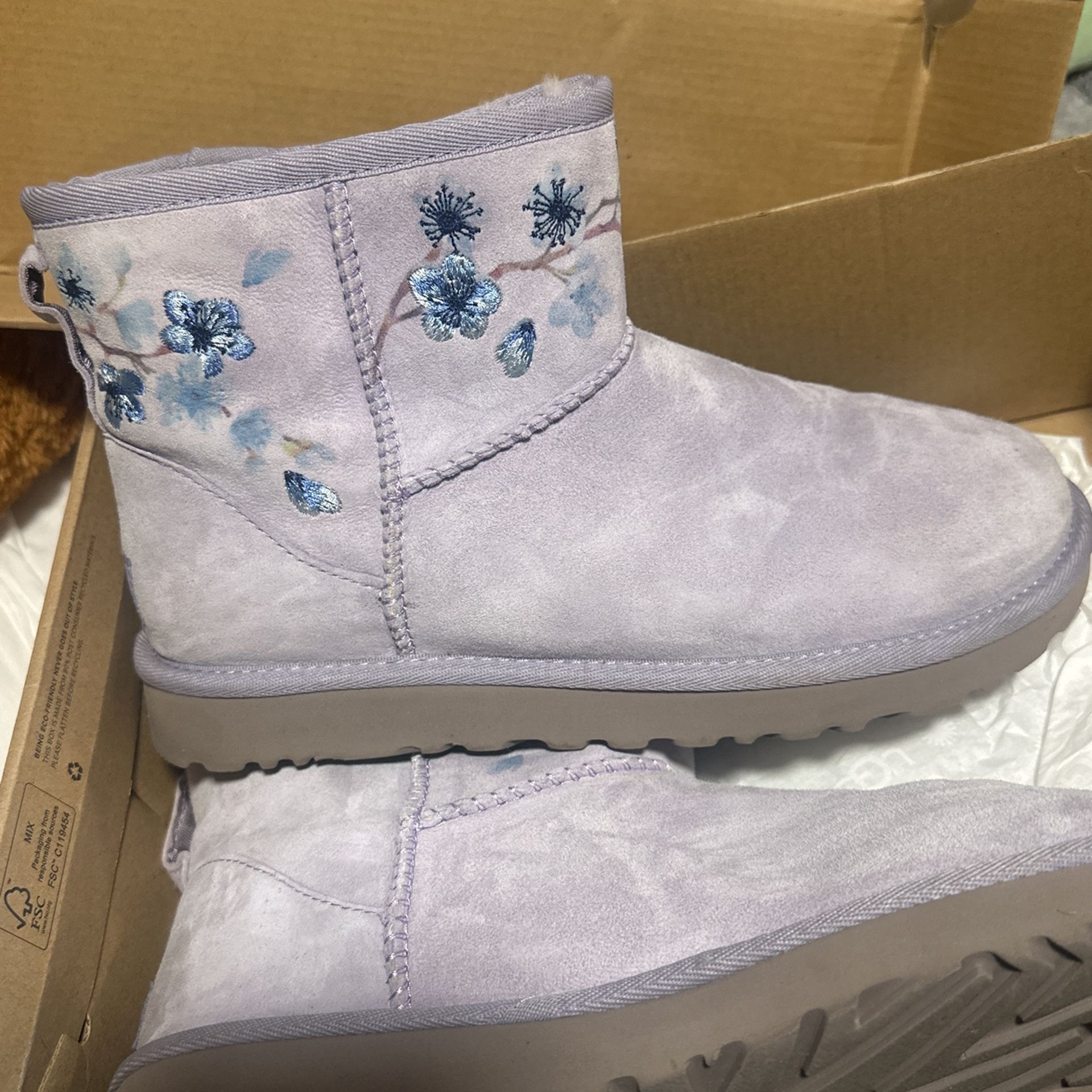 UGGS lavender 