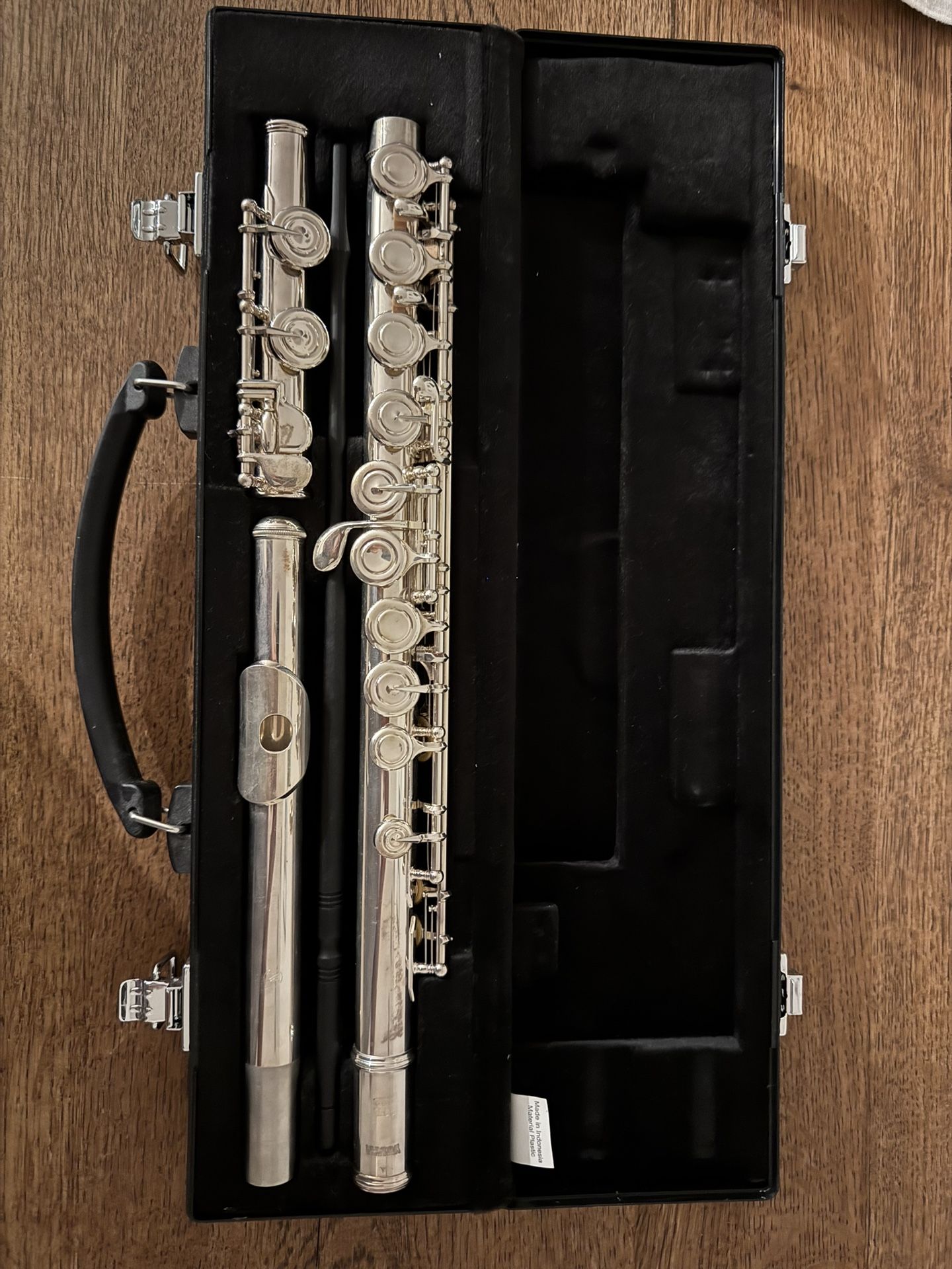 Yamaha YFL-222 Intermediate Flute for Student (International Version)