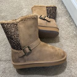 Aeropostale Tan Size 3 Mini Boots - $15 OBO 
