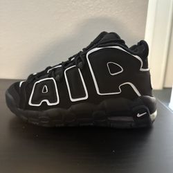 Nike Uptempo Size 6y