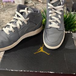 AIR JORDAN 1 Mid (gs)