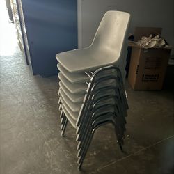 Plastique Chairs 