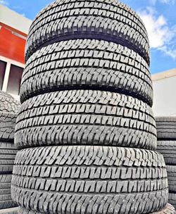 275/70/18 Vendo Un Set De Llantas Marca Michelin Con Un 80% De Vida Las 4 