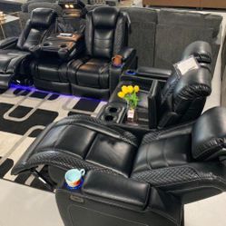 Party Time Power Reclining Living Room Set Sofa And Loveseat.      Free Delivery 