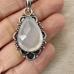 Silver Pendant Necklace 
