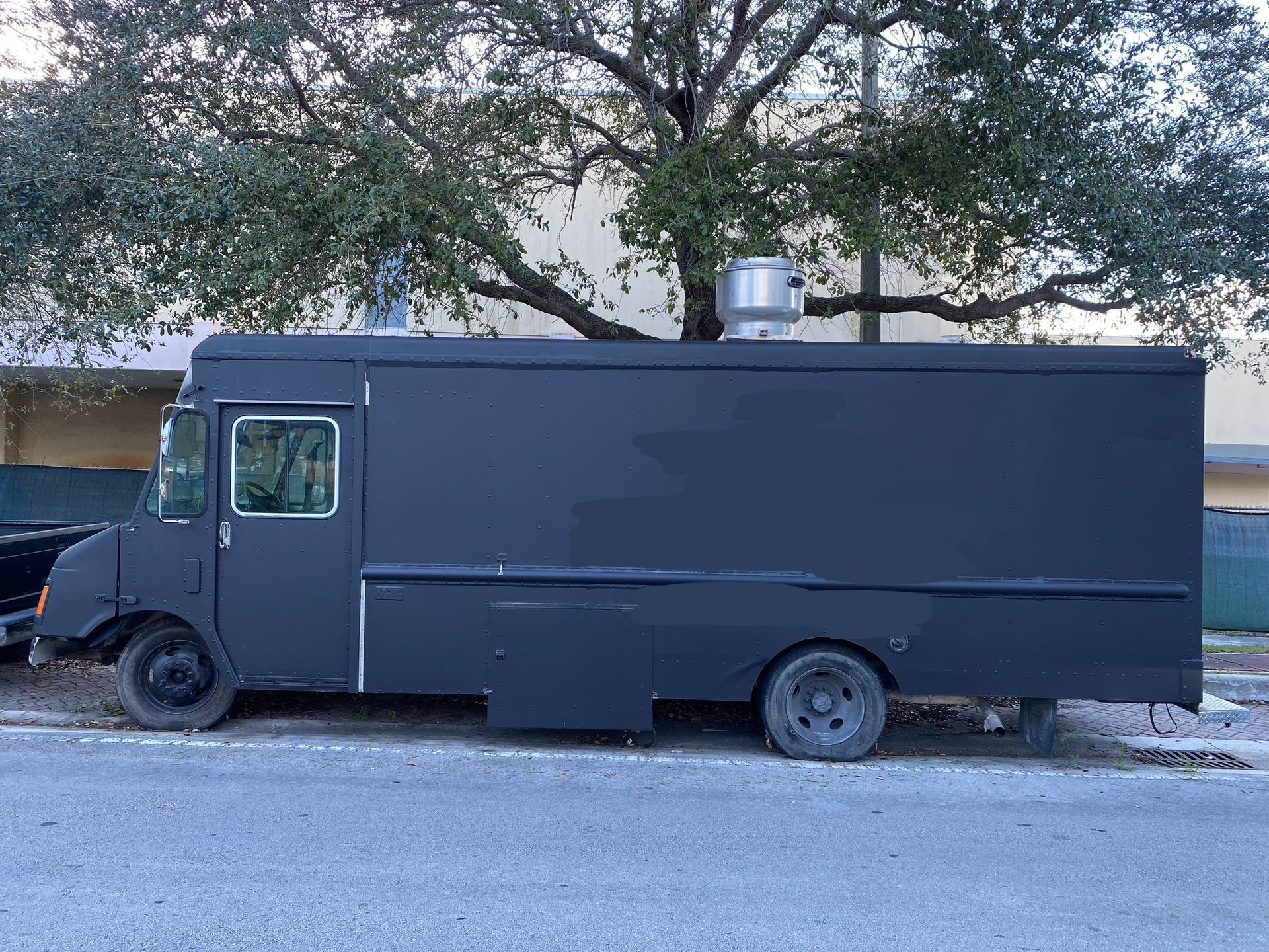 Food Truck Ready To Work 