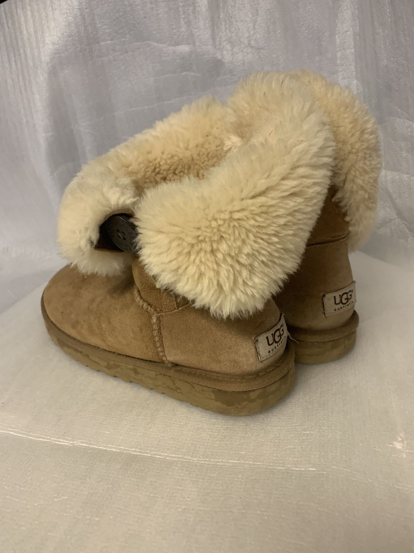 UGG Bailey Button Chestnut Ladies Boots