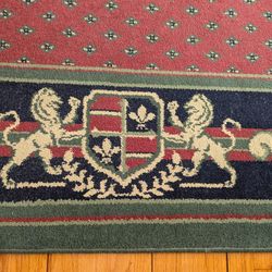 QUALITY MADE IN THE USA 5X8 AREA RUG WITH LION CRESTS AND FLEUR-DE-LIS
