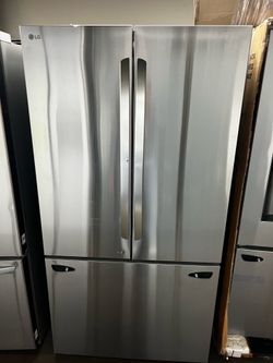 LG COUNTER DEPTH FRENCH STYLE REFRIGERATOR WITH INTERNAL WATER/ ICE