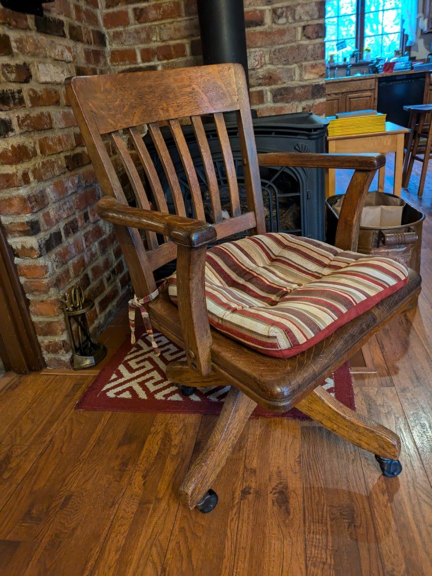 Antique Oak Swivel Chair