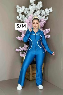 New Women's 2 Piece Set Size S/M
