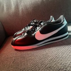 9.5 Nike cortez 97
