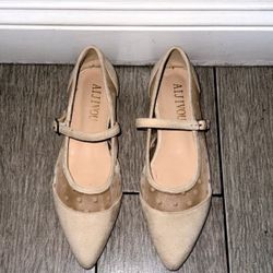 Cream Polka Dot Mary Jane Flats – Women's 6.5