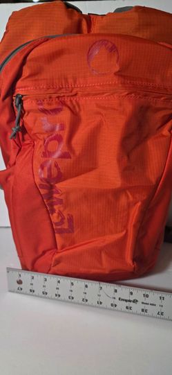 Lowepro Photo Hatchback 22L AW Camera Backpack – Orange – Rain Cover