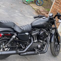 2017 HarleyDavidson Sportster 883 iron