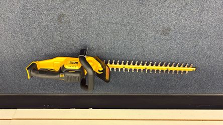 Dewalt 20V MAX 22” CORDLESS HEDGE TRIMMER **TOOL ONLY** (70506583)
