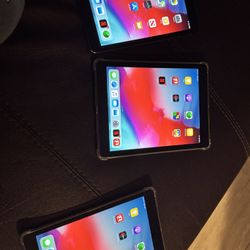 iPads Amazing Conditions 