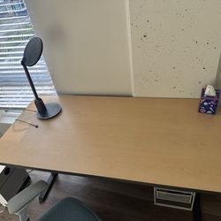 [Moving Sale] Sturdy foldable office desk/table