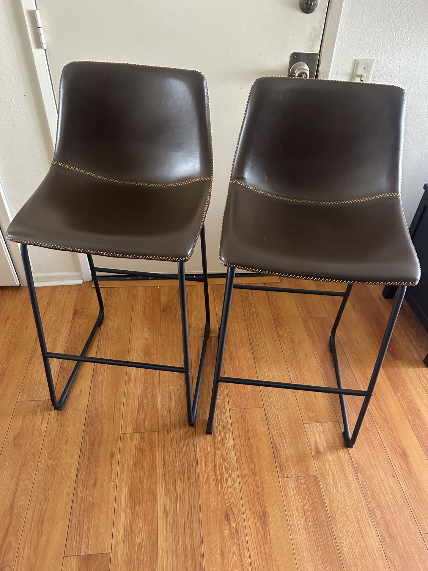 2 Brown Bar Stool.