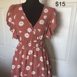 Forever 21 pink floral midi dress with ruffle sleeves. Size M 
