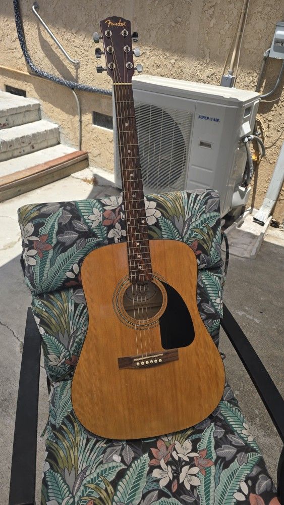 FENDER GUITAR