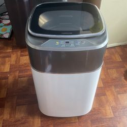 Farberware Professional FCW10BSCWHA 1.0 Cu. Ft. Portable Clothes Washer with 7-lb Load Capacity, Silver & Chrome