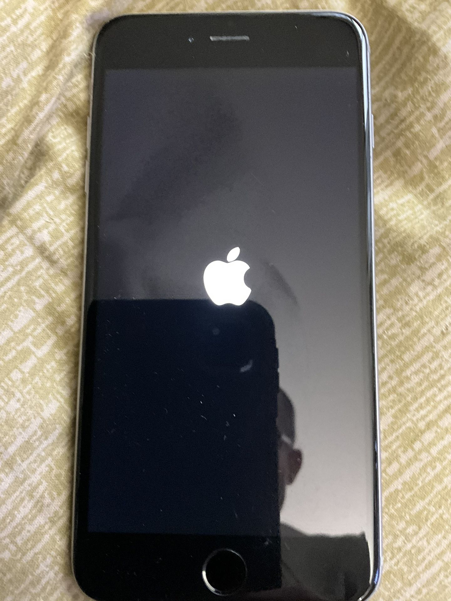 iPhone 6Plus (Model  A1522) 64GB  Silver