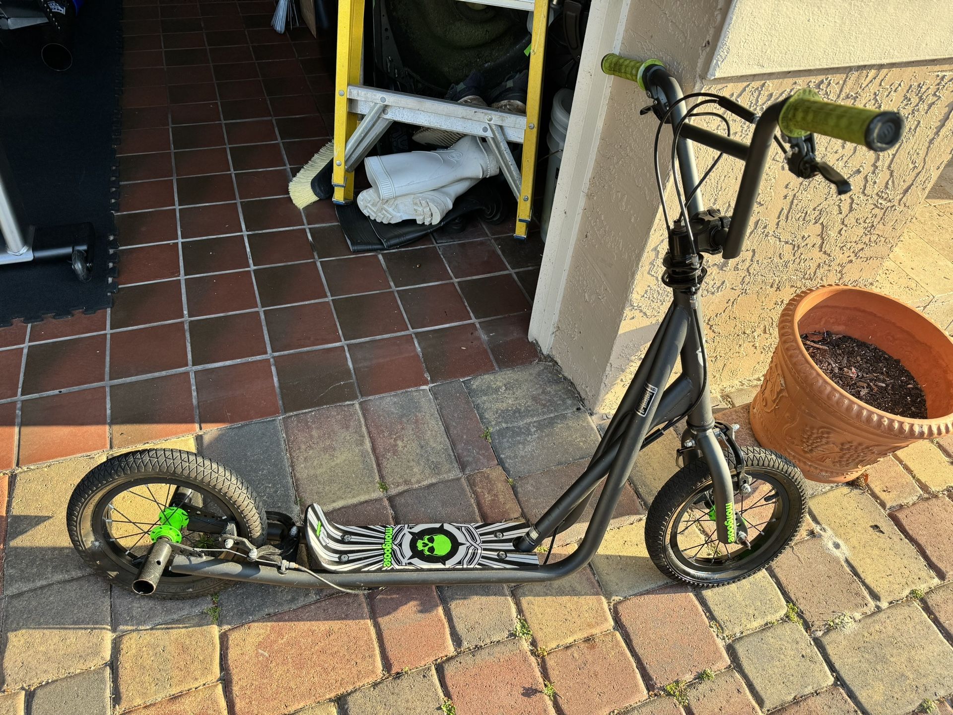 Mongoose Scooter 