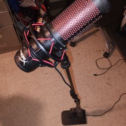 Hyper Studio Microphone 🎤 With A Tall Frame 