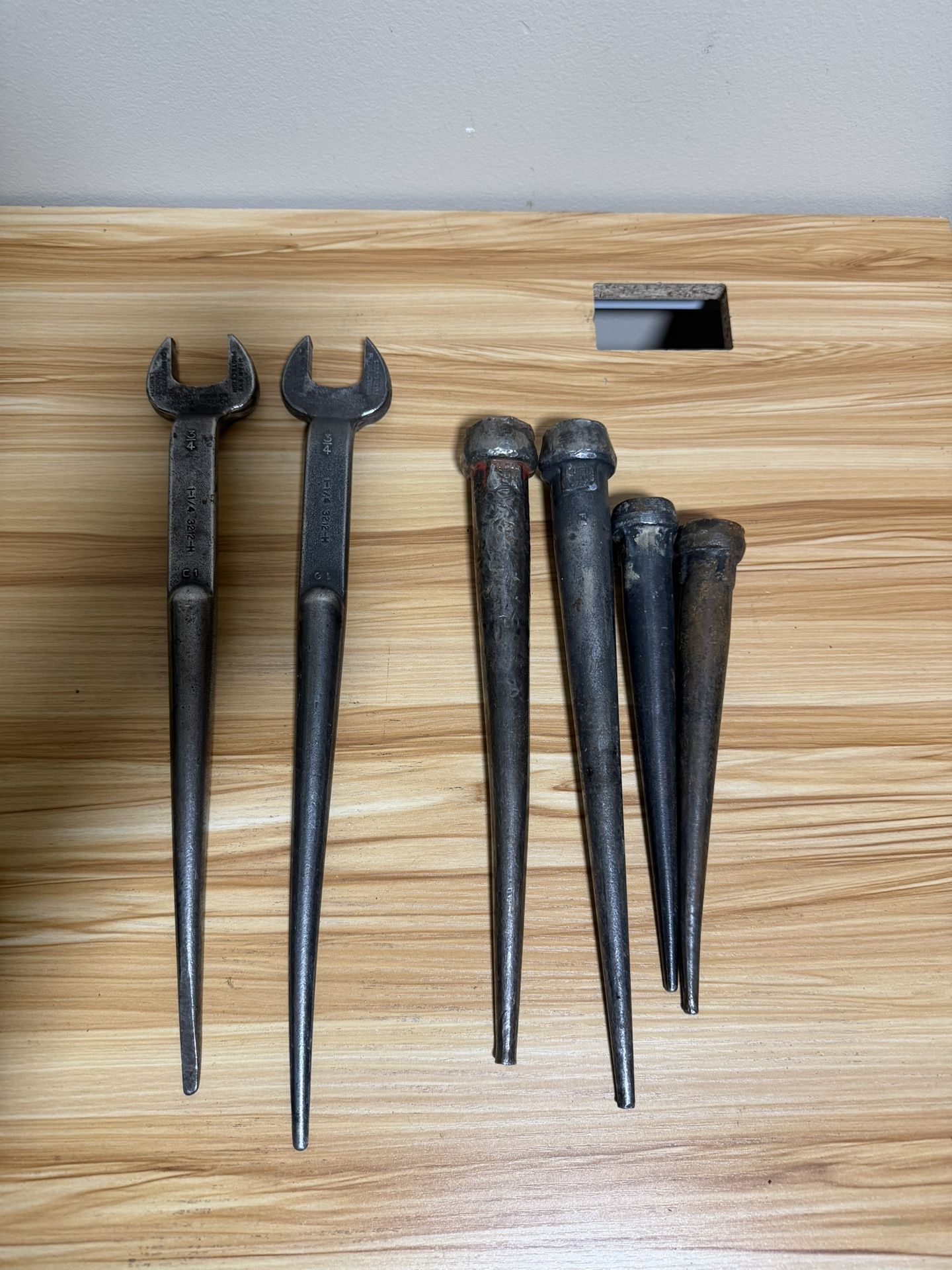 Klein Tools Ironworker Set – 2 Spud Wrenches + 4 Bull Pins (USA Made) 