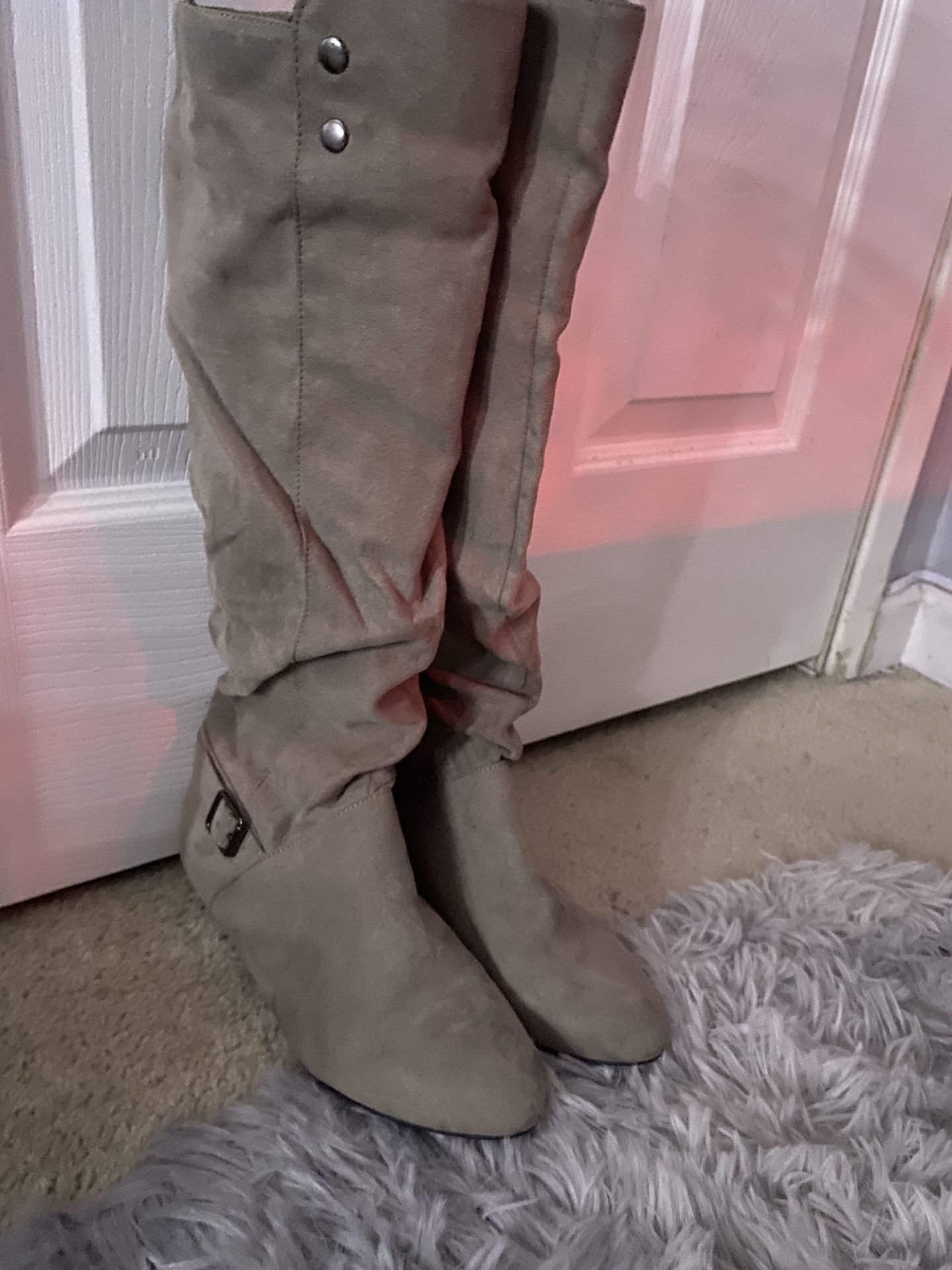 Grey-Tan Flat Boots