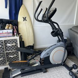 NordicTrack Elite 6.7 Power Incline Elliptical