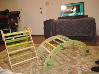 Wooden climbing toddler set