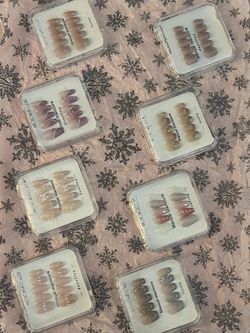 New Press On Nails w/ tools and instructions