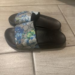 Woman’s Shoes 