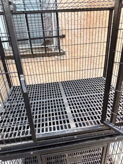 Jaula para perros con piso de plástico