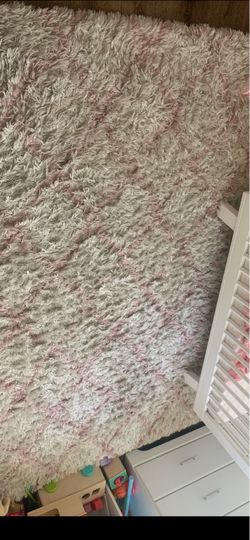 Make a offer 5.5ft  by 7.5 ft Pink and White Shaggy Area Rug make a offer OBO