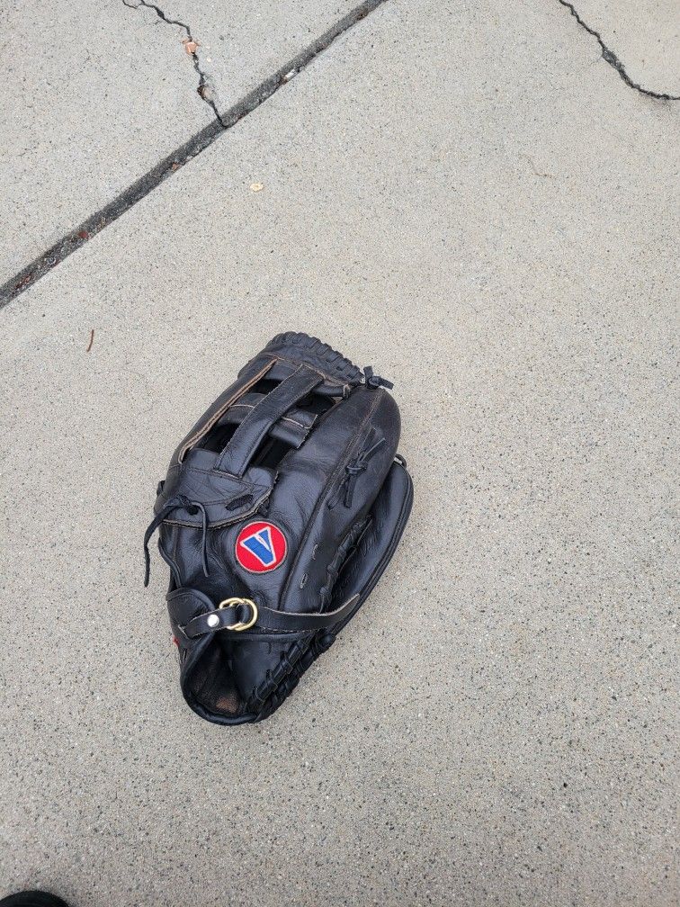 Vinchi Softball Glove