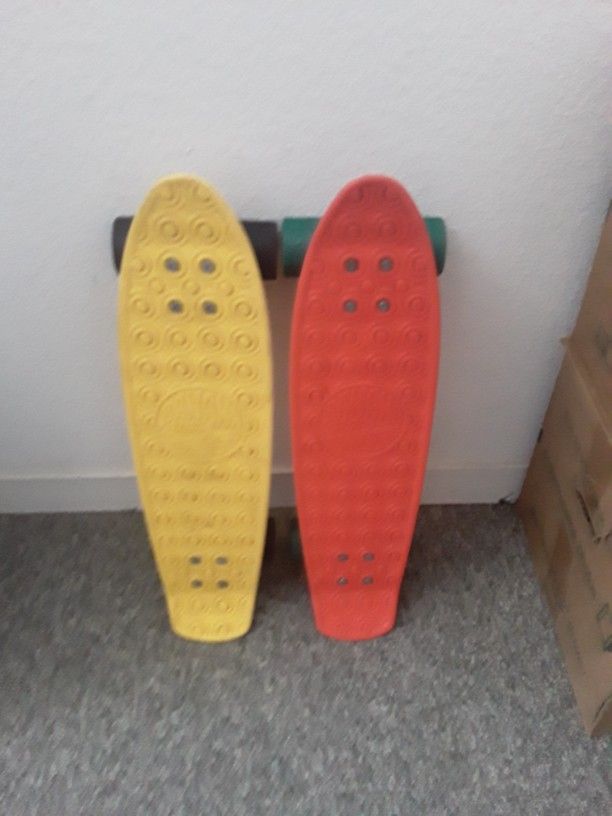 Banana Board Skateboard Gold Cup