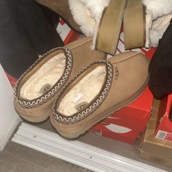 Ugg Women’s 6