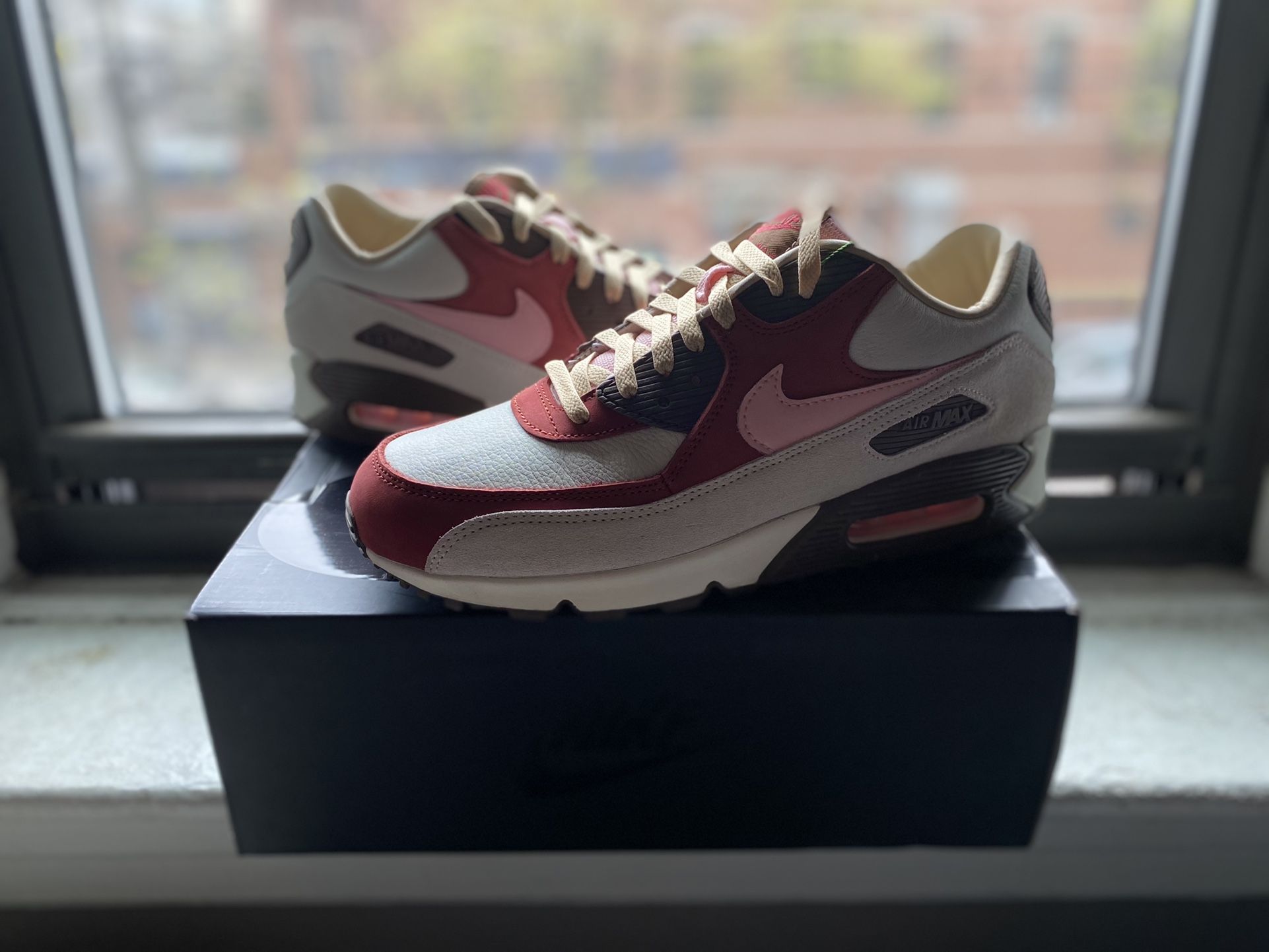 Nike Air Max 90 “Bacon” Size 5, 11
