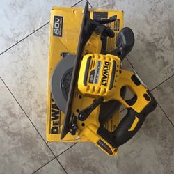 Dewalt FLEXVOLT 60V MAX Cordless Brushless 7-1/4 in. Circular Saw with Brake (Tool Only)