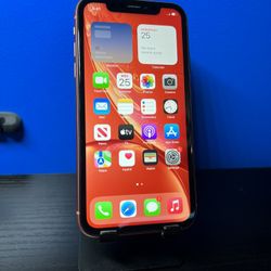 iPhone XR 64gb Unlocked (like NEW) 