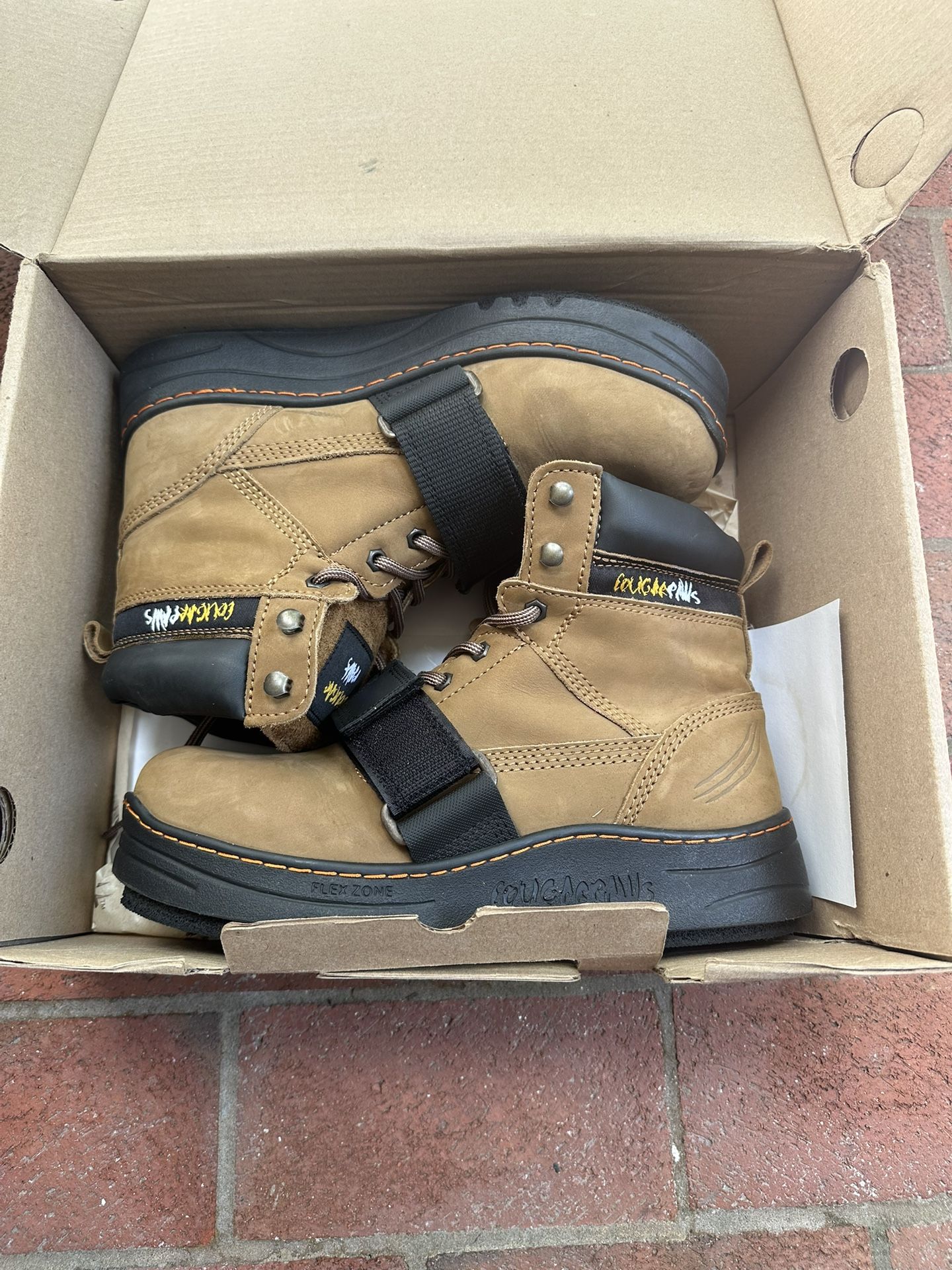 Cougar Paws Roofing/Construction Boots; Size 9