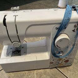 BROTHER SEWING MACHINE  JX 2517,  LIGHTWEIGHT,  17 STITCHES $100 OBO