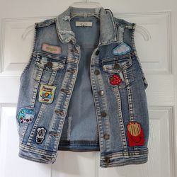 Girls sz M sleeveless jean jacket